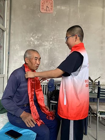 悠悠端午粽情浓 六一献爱暖人心